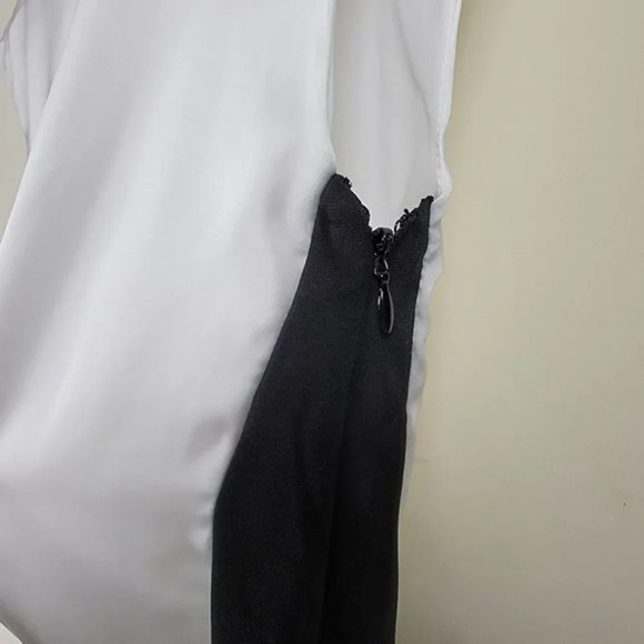 Vince Camuto Woman's Blocked Black and White Sleeveless‎ Blouse PM - Picture 6 of 13